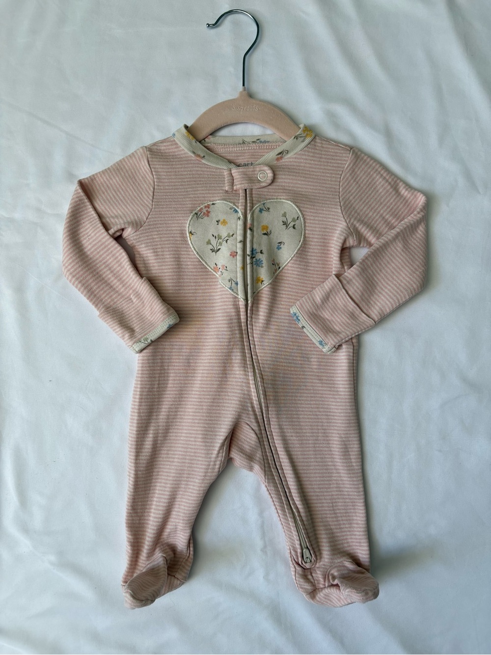 🌸 Baby girl Carter's Pink Striped Footed One-Piece with Floral Heart